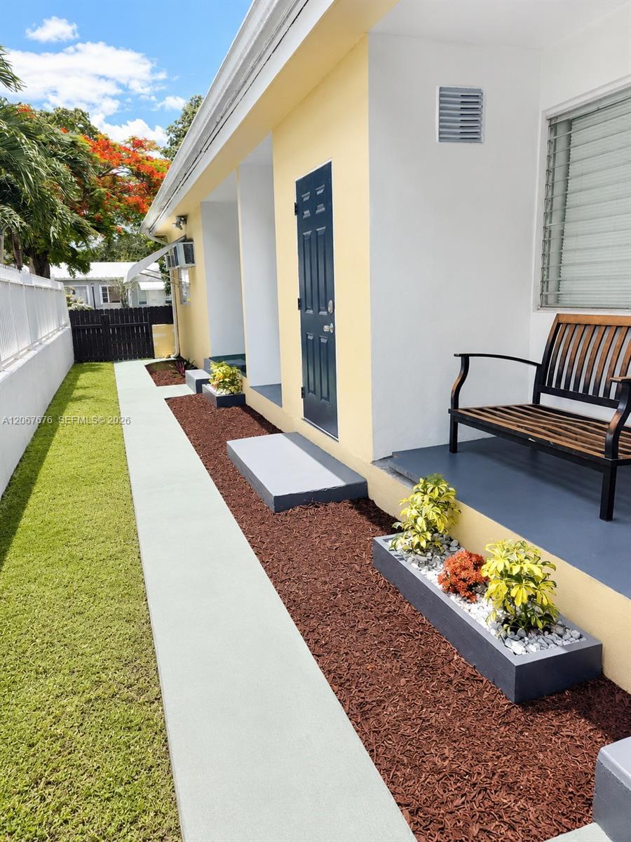 1723 Wiley St # F, Hollywood FL 33020