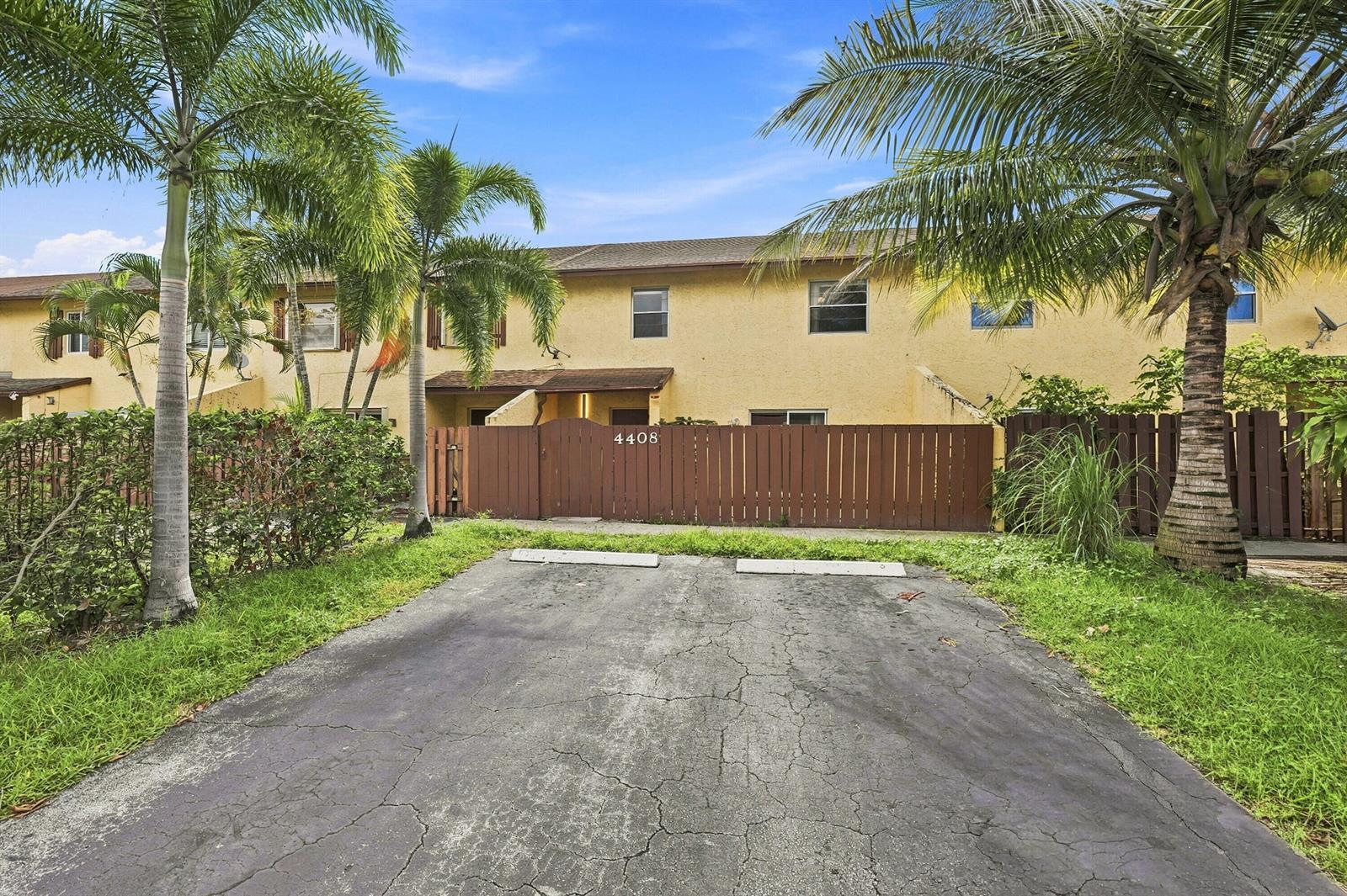 4408 NW 4TH Avenue, Deerfield Beach FL 33064