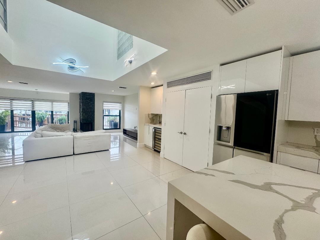 1127 BOCA COVE Lane, Highland Beach FL 33487