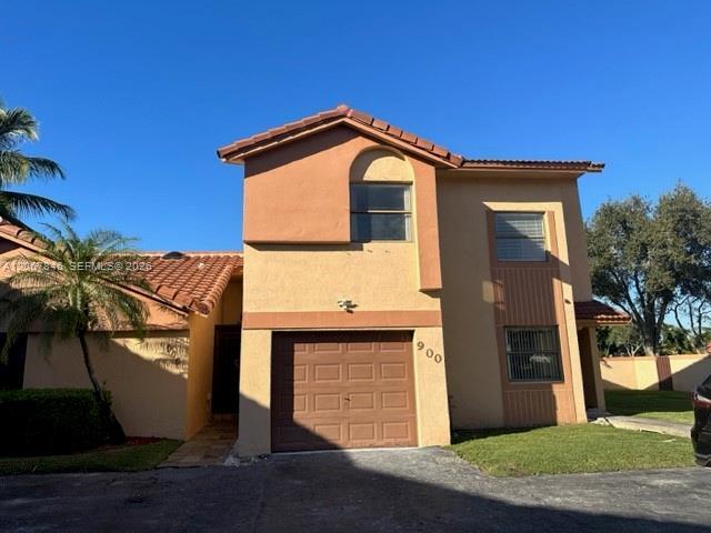 900 SW 113th Ter, Pembroke Pines FL 33025