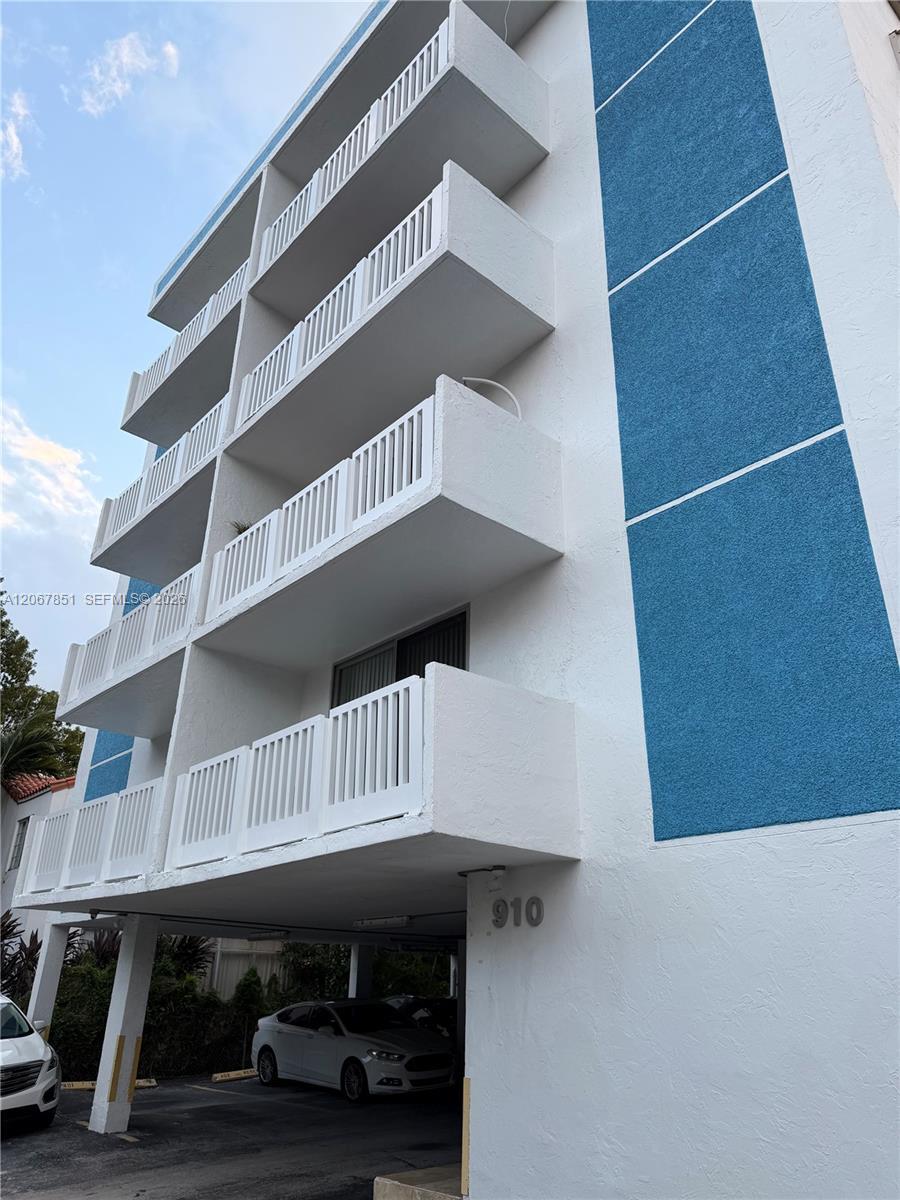 910 Michigan Ave # 405, Miami Beach FL 33139