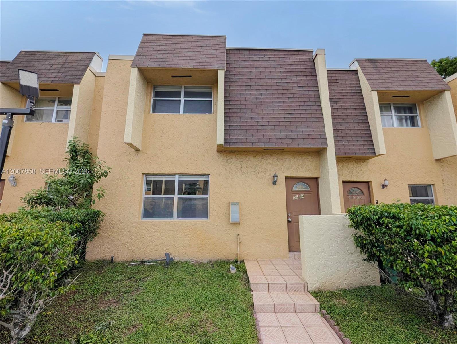 5664 Blueberry Ct # 15, Lauderhill FL 33313