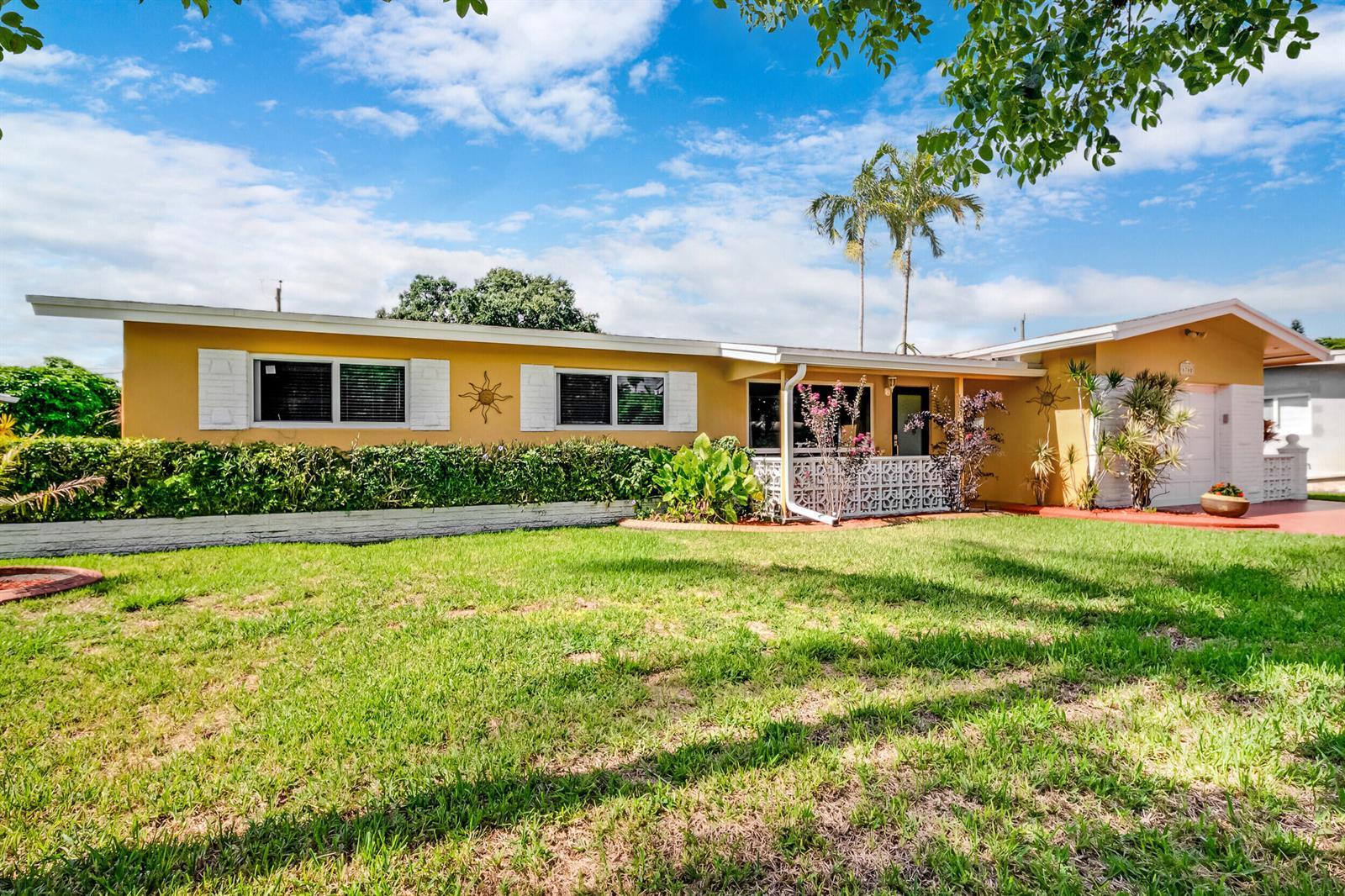 6760 SW 11TH Street, Pembroke Pines FL 33023