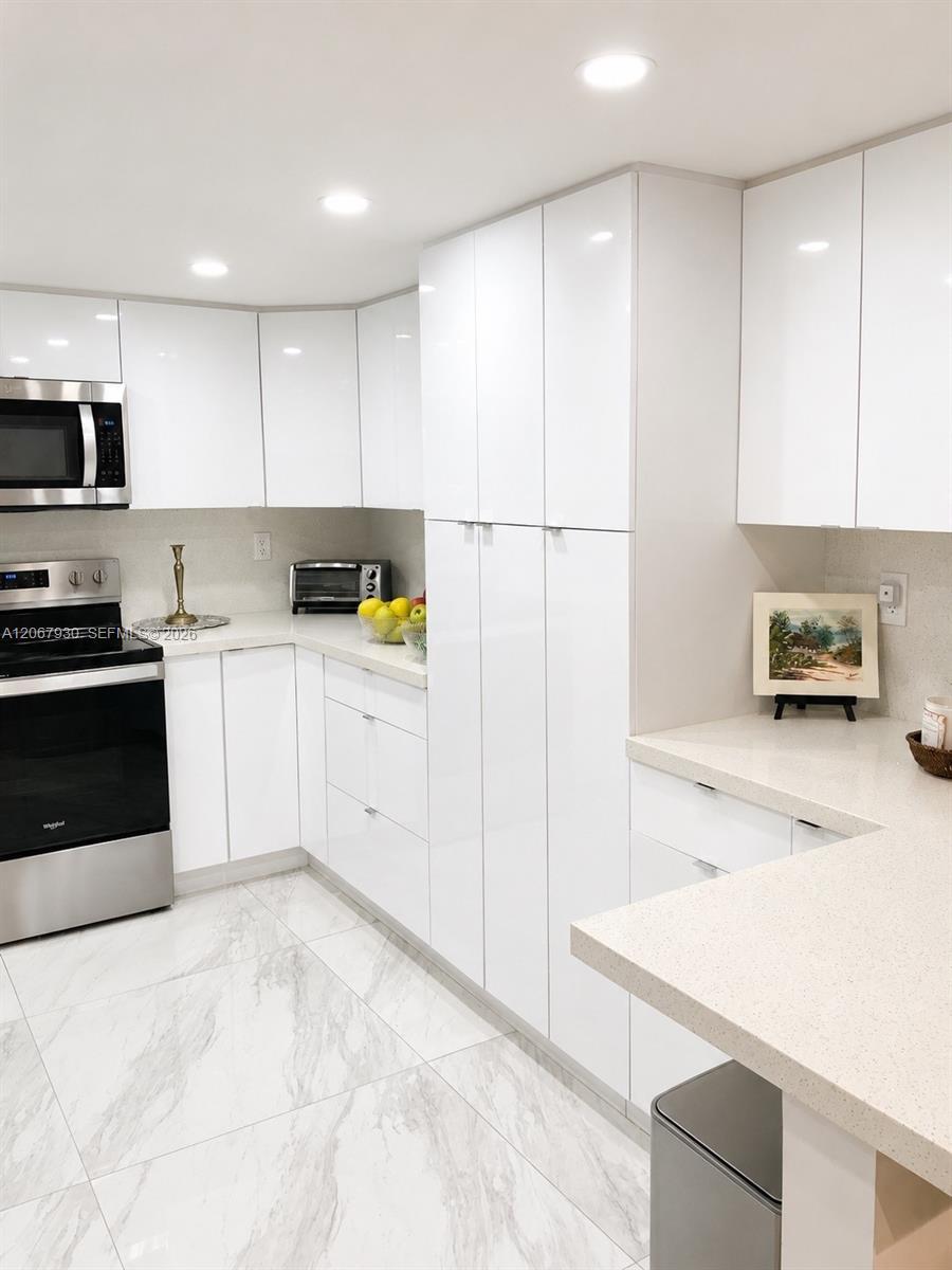 9735 NW 52nd St # 305, Doral FL 33178