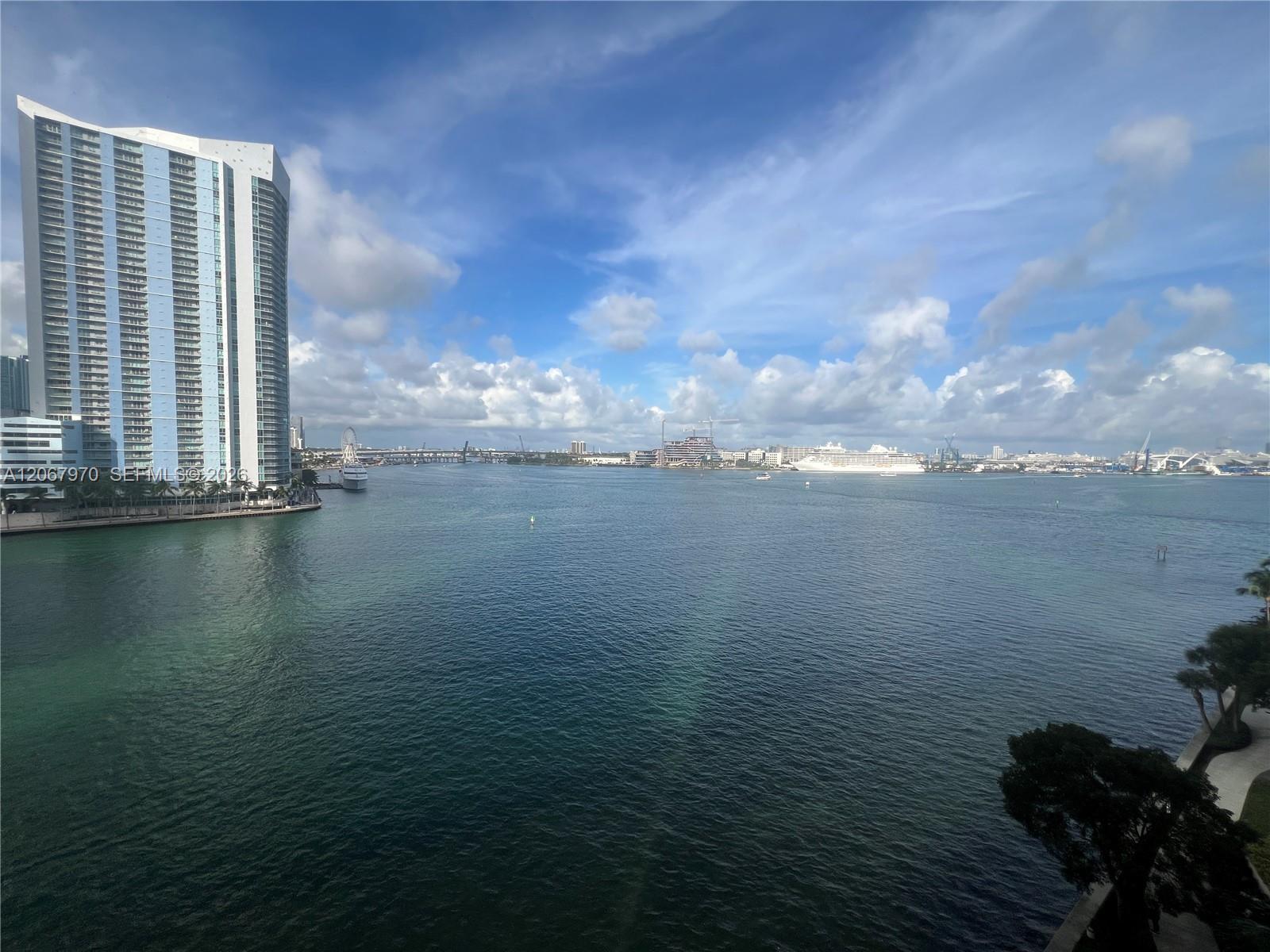 888 Brickell Key Dr # 806, Miami FL 33131
