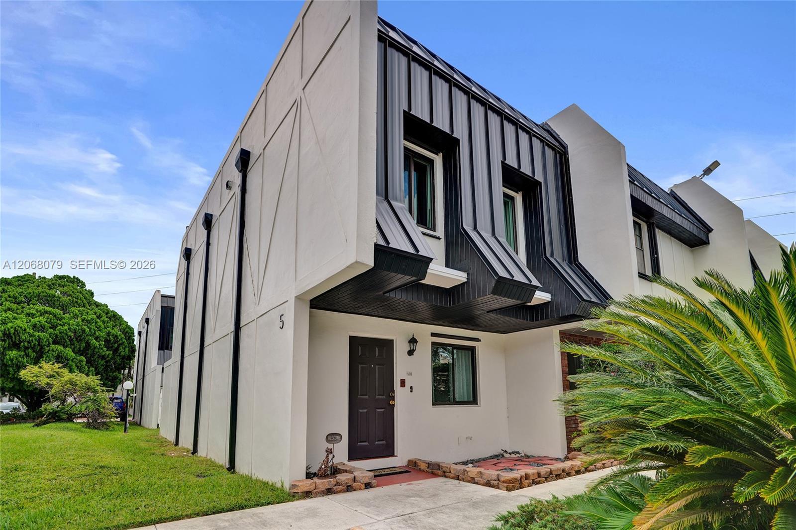 5555 Ludlam Rd # 46, South Miami FL 33155