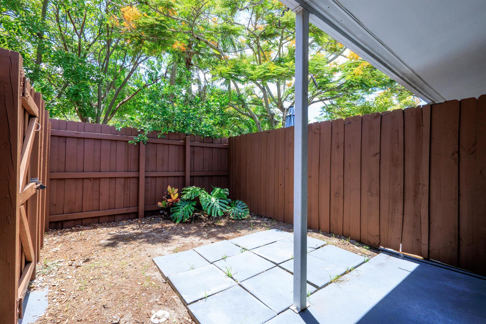 1100 NE 11th Avenue Apt 4, Fort Lauderdale FL 33304
