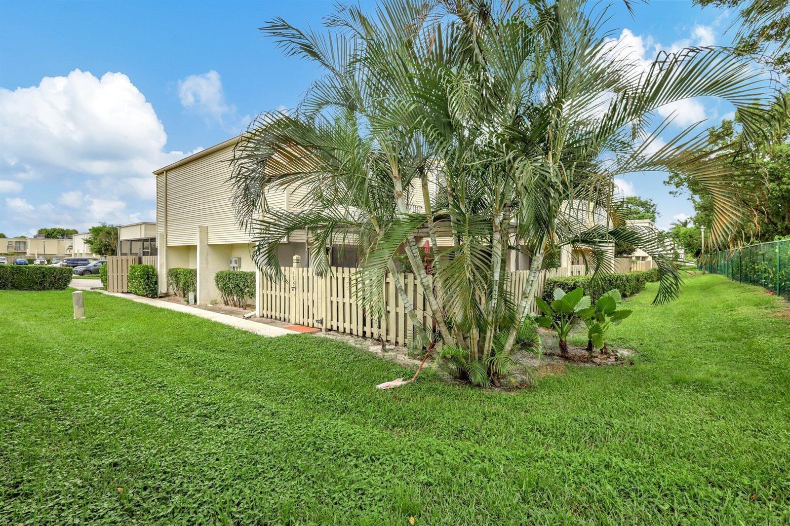 1558 Shaker Circle, Wellington FL 33414