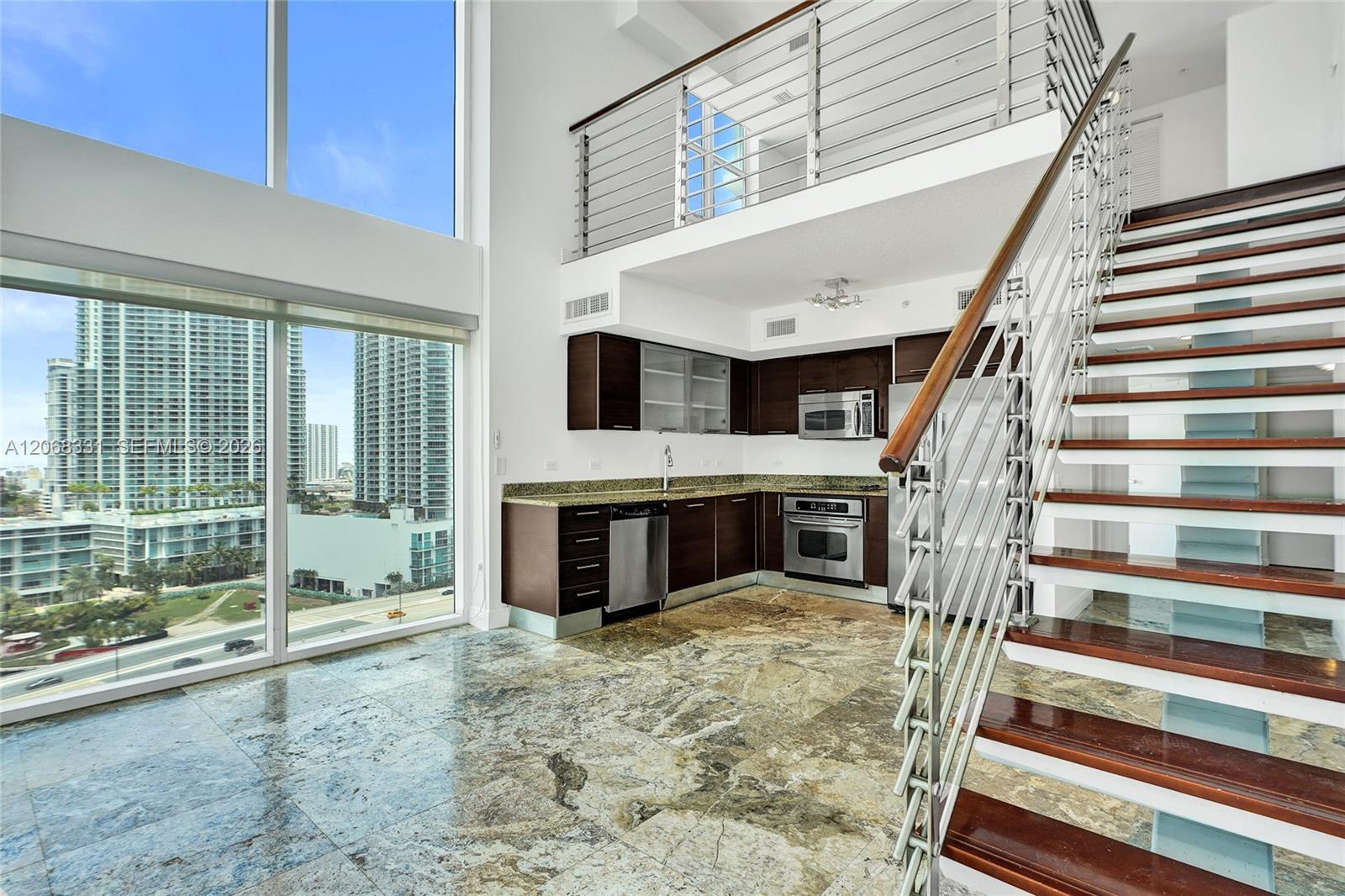 41 SE 5th St # 1016, Miami FL 33131