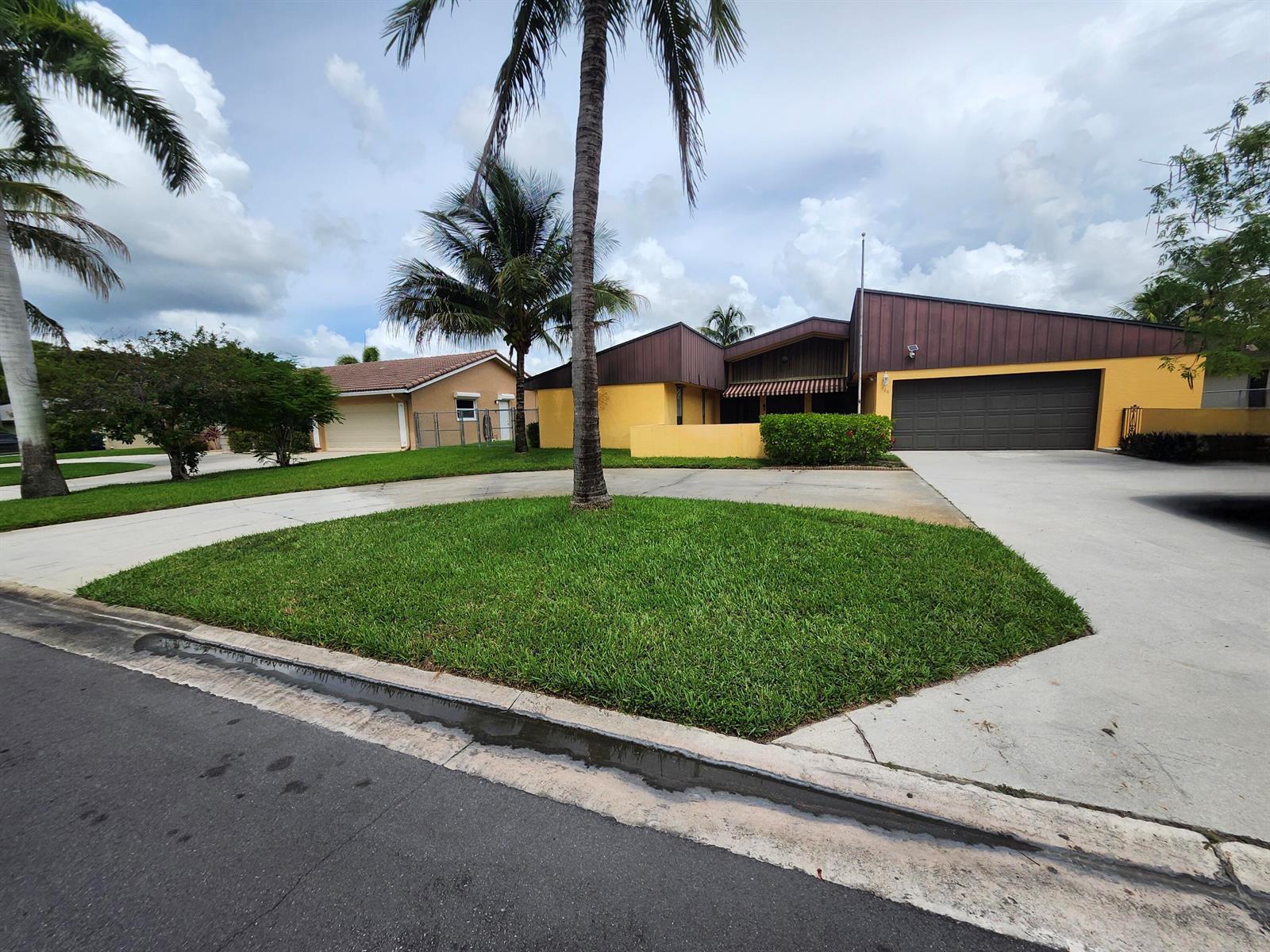168 MEADOWLARK Drive, Royal Palm Beach FL 33411