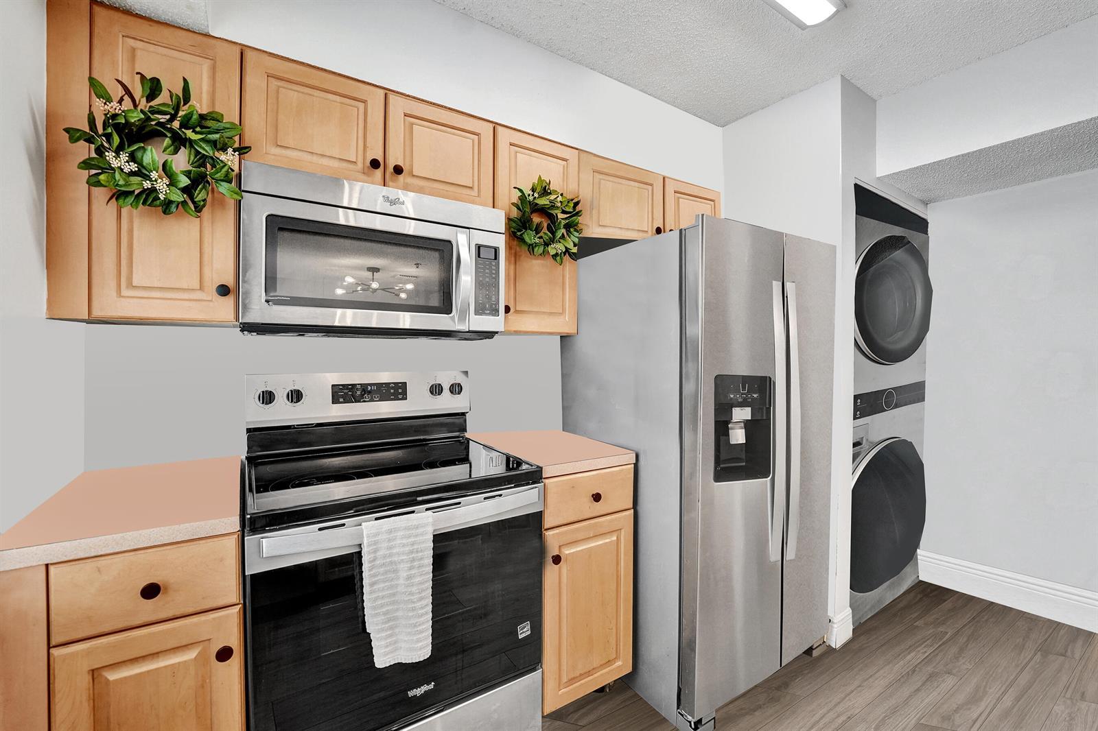 173 Riviera Circle, Weston FL 33326
