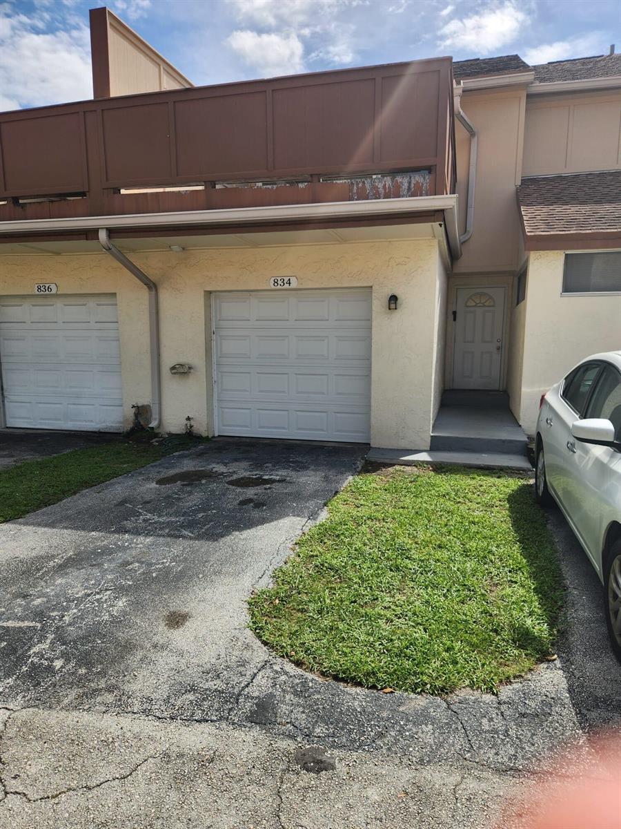 834 NW 82nd Avenue, Plantation FL 33324