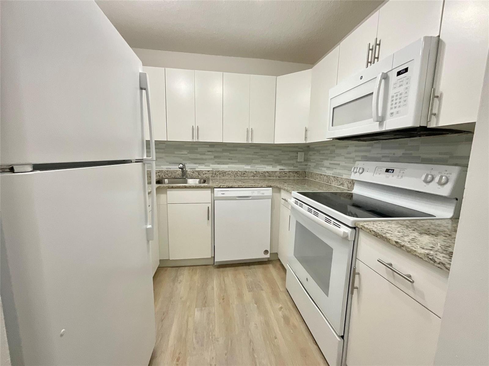 9517 Fontainebleau Boulevard # 405, Miami FL 33172