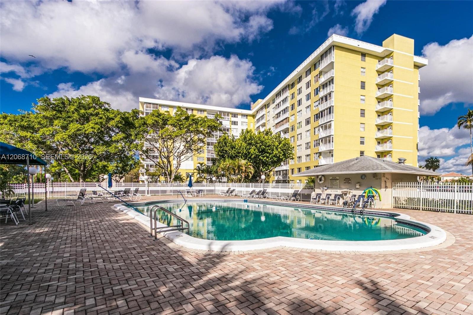 4400 Hillcrest Dr # 408B, Hollywood FL 33020