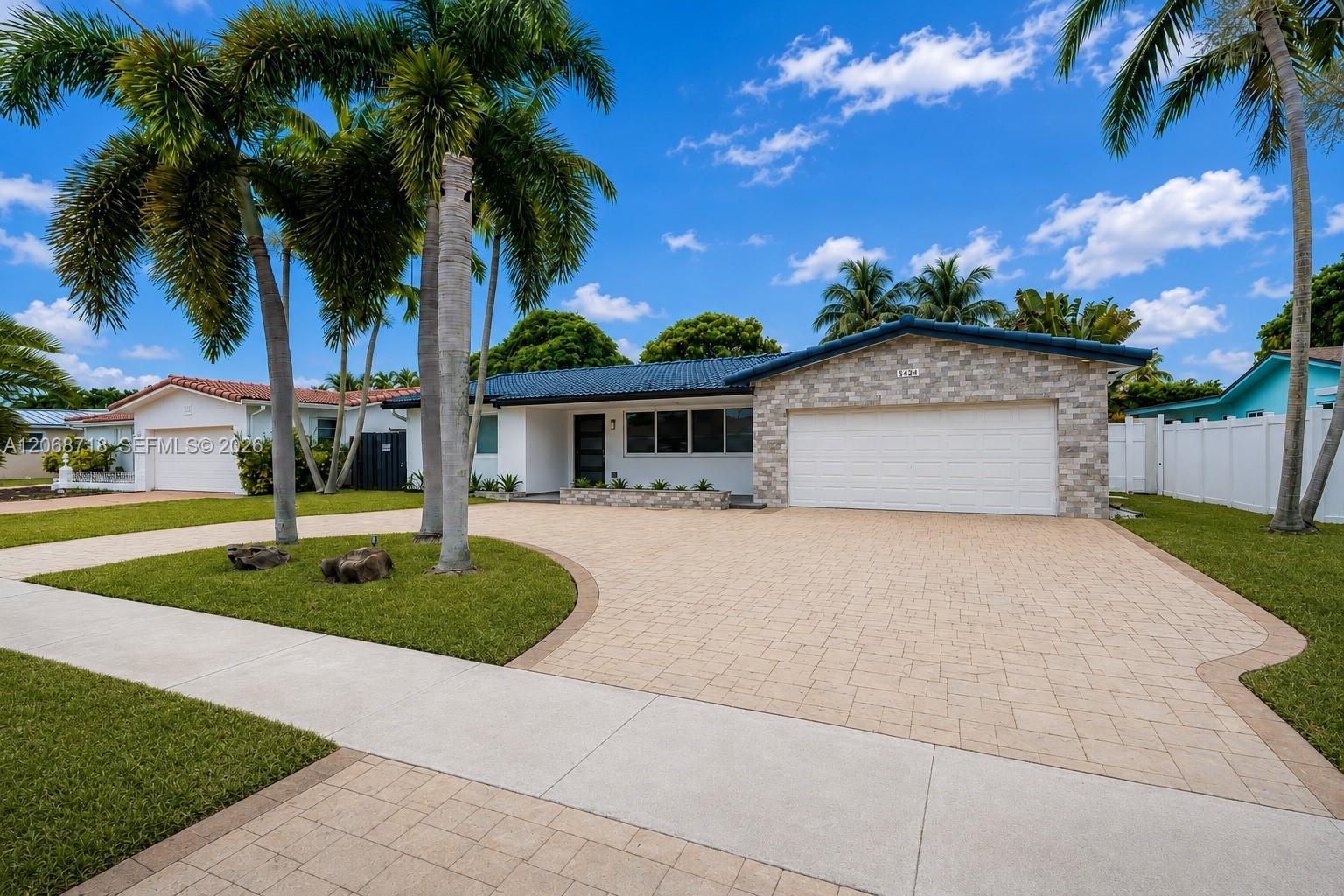 5424 Garfield St, Hollywood FL 33021
