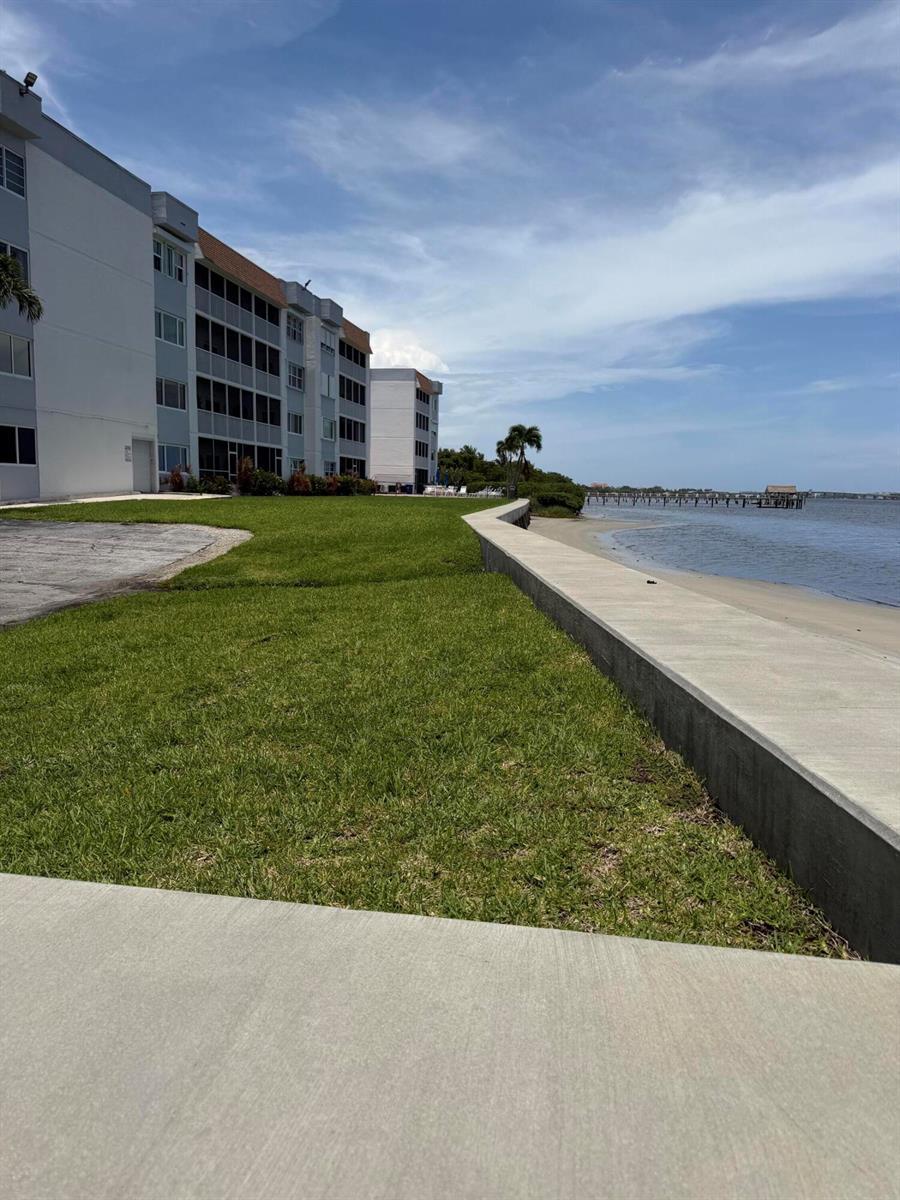 1516 S LAKESIDE Drive # 107, FL 33460