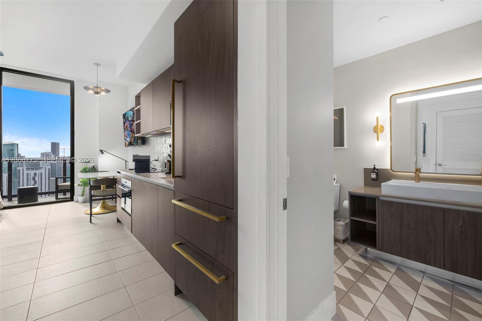 159 NE 6th St # 4910, Miami FL 33132