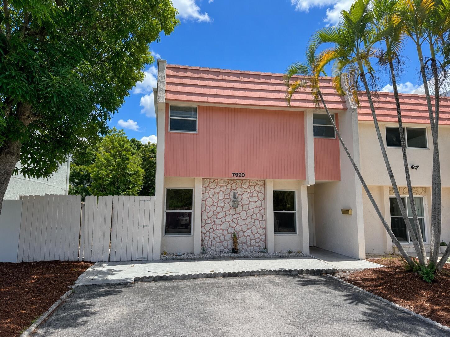7920 SW 7TH Place, North Lauderdale FL 33068