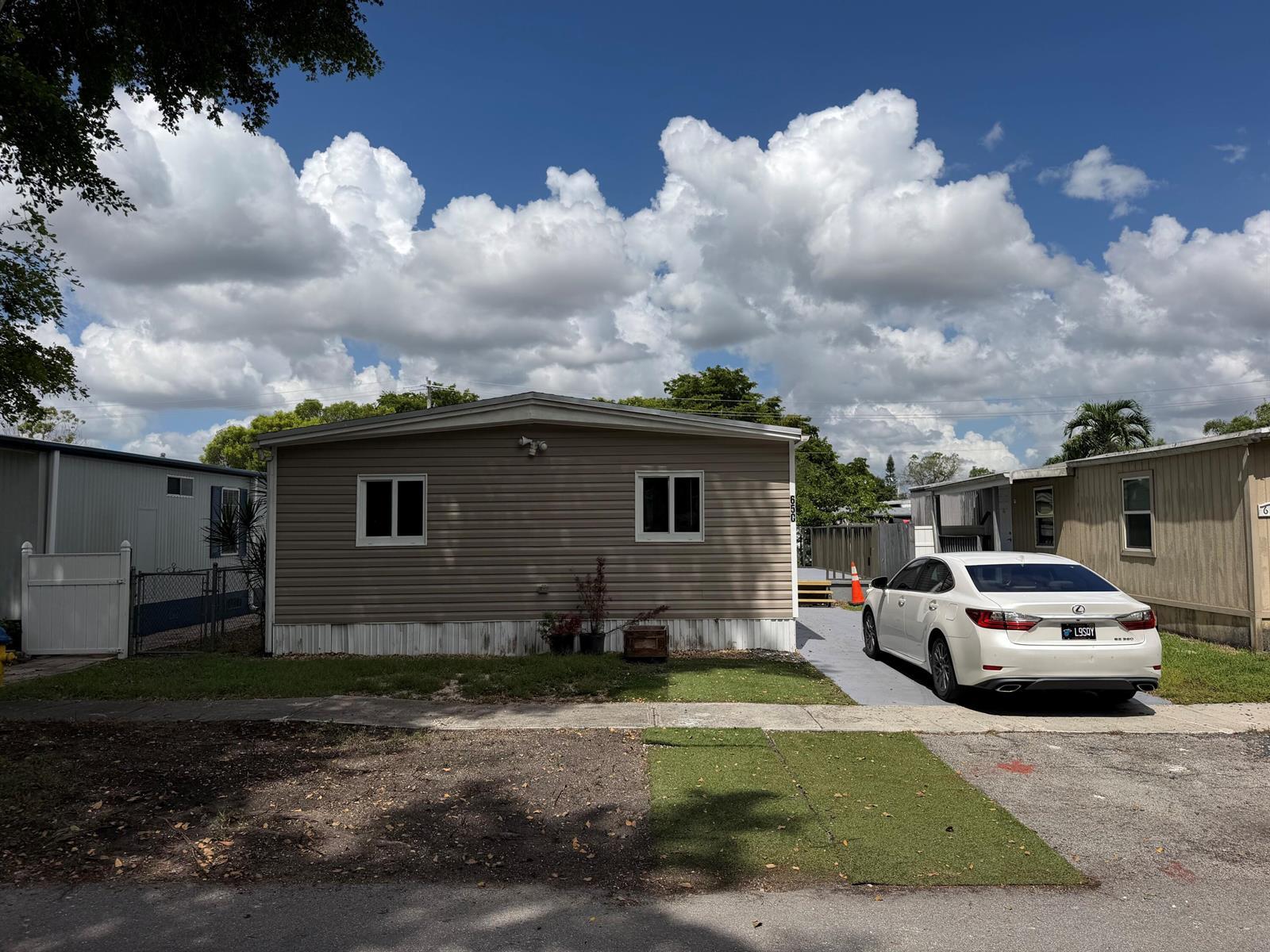 650 NW 214TH Avenue, Pembroke Pines FL 33029