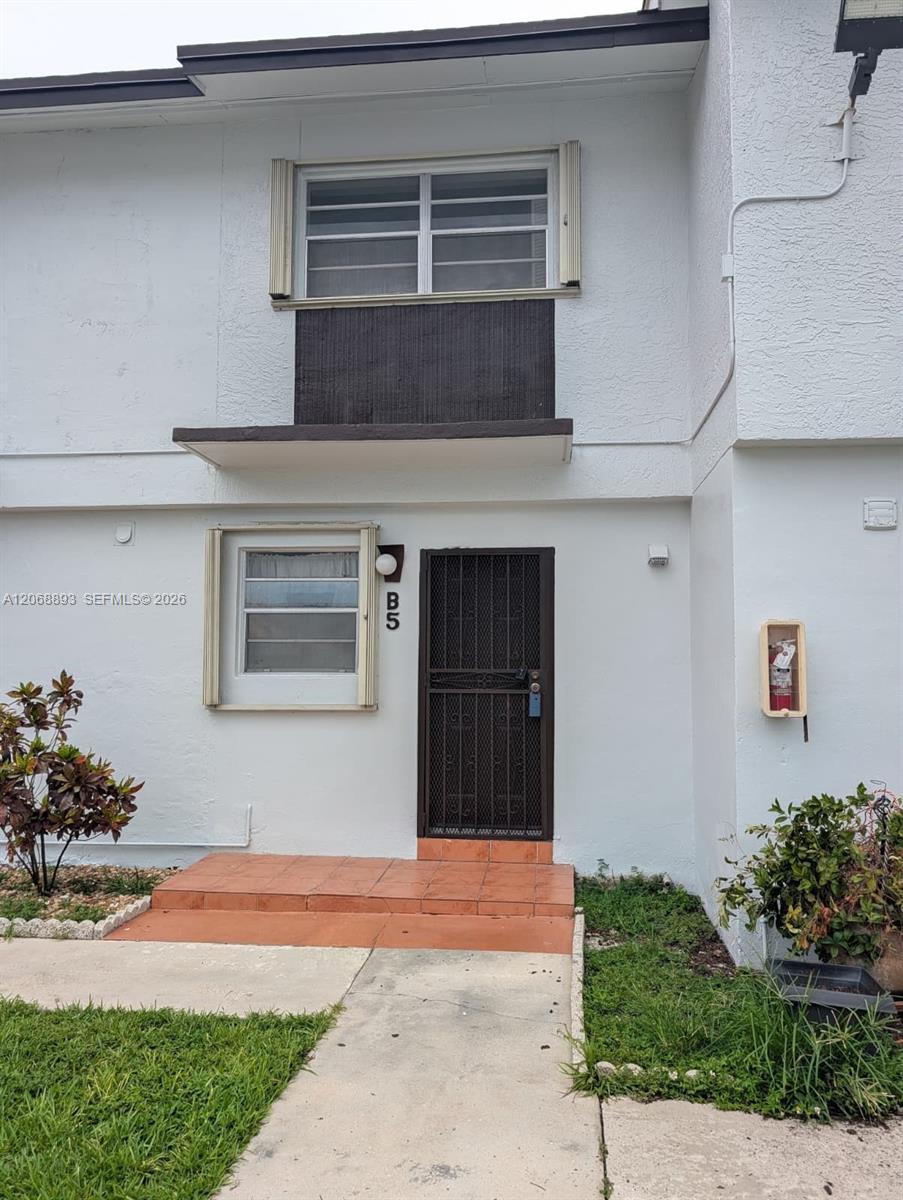 21 SW 109th Ave # B5, Sweetwater FL 33174
