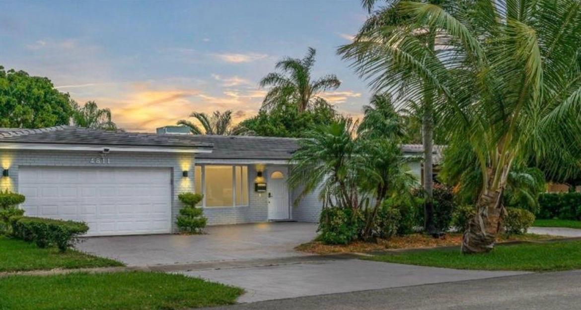 4811 HAYES Street, Hollywood FL 33021