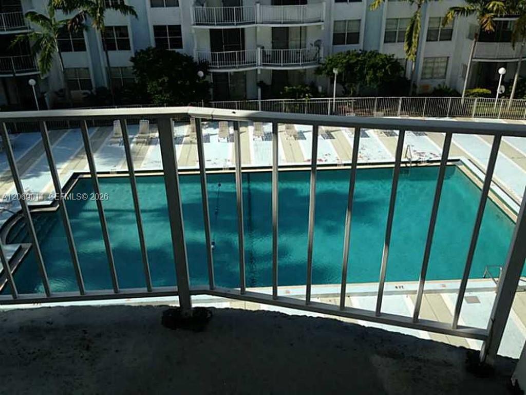 488 NW 165th St Rd # 614, Miami FL 33169