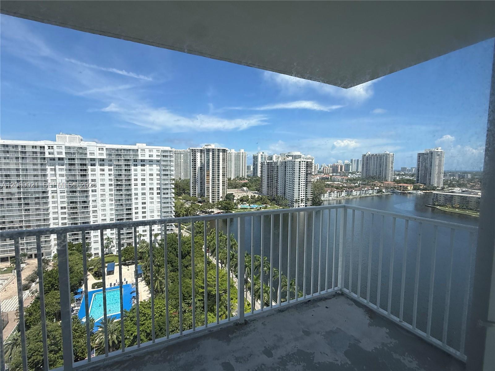 2801 NE 183rd St # 1914W, Aventura FL 33160