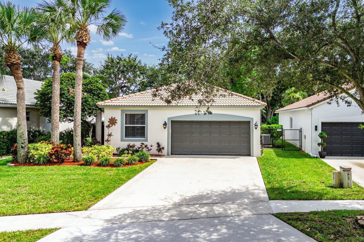 196 Seminole Lakes Drive, Royal Palm Beach FL 33411