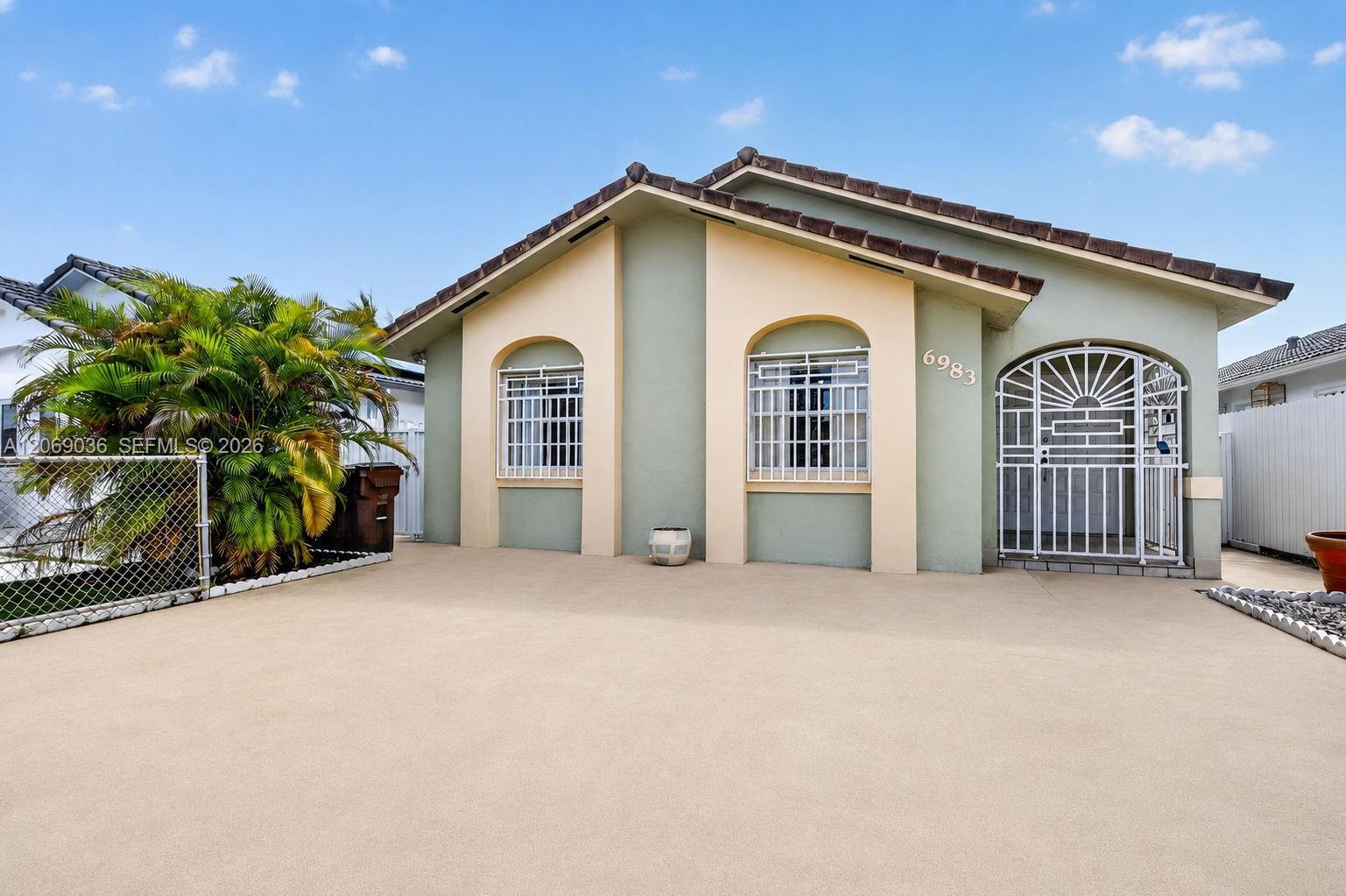6983 W 24th Ln, Hialeah FL 33016