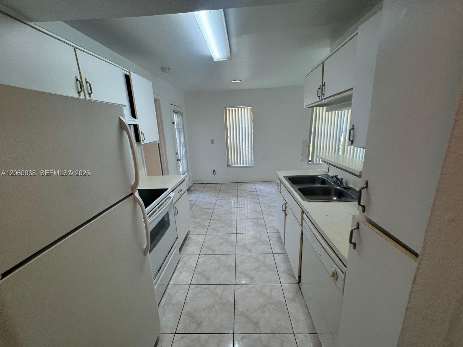 8793 NW 39th St, Sunrise FL 33351
