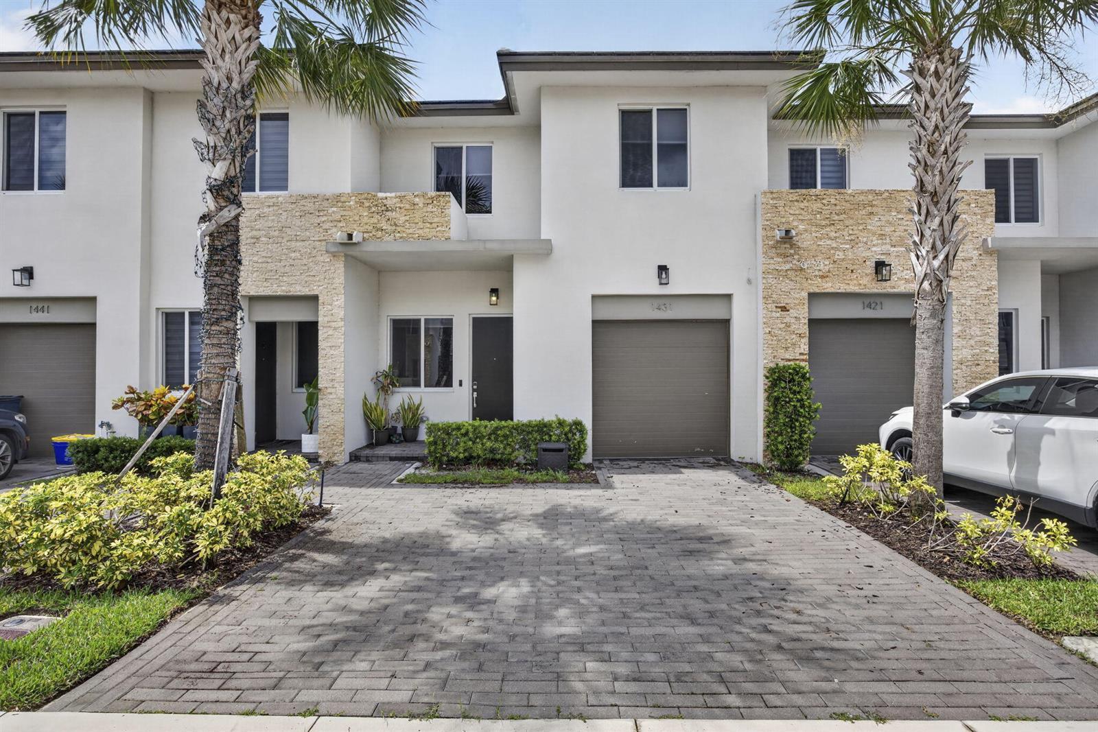 1431 PIONEER Way, Royal Palm Beach FL 33411