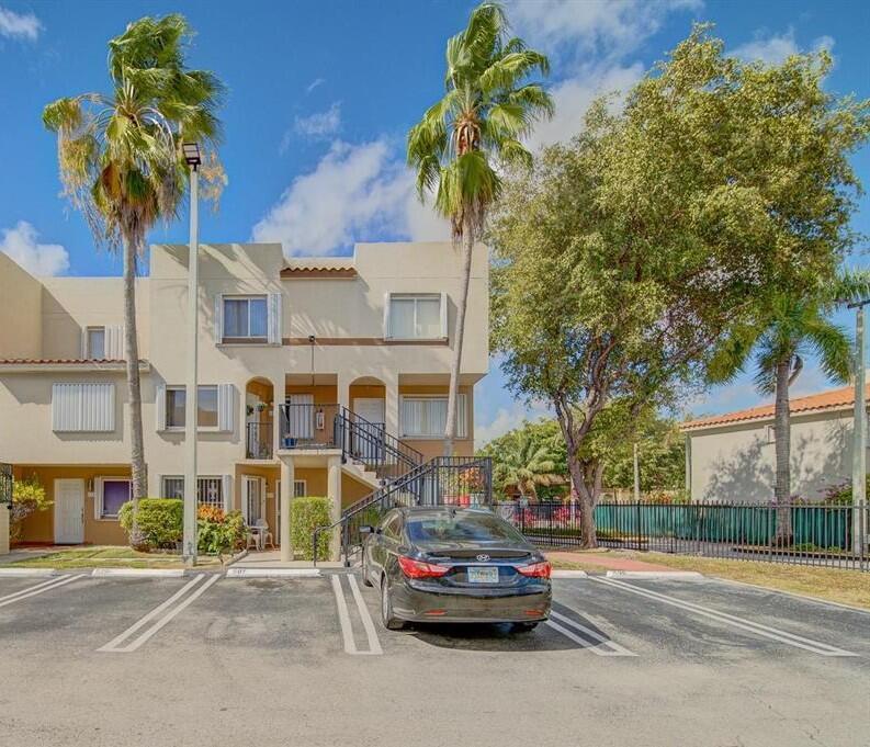 551 NW 82ND Avenue # 526, Miami FL 33126