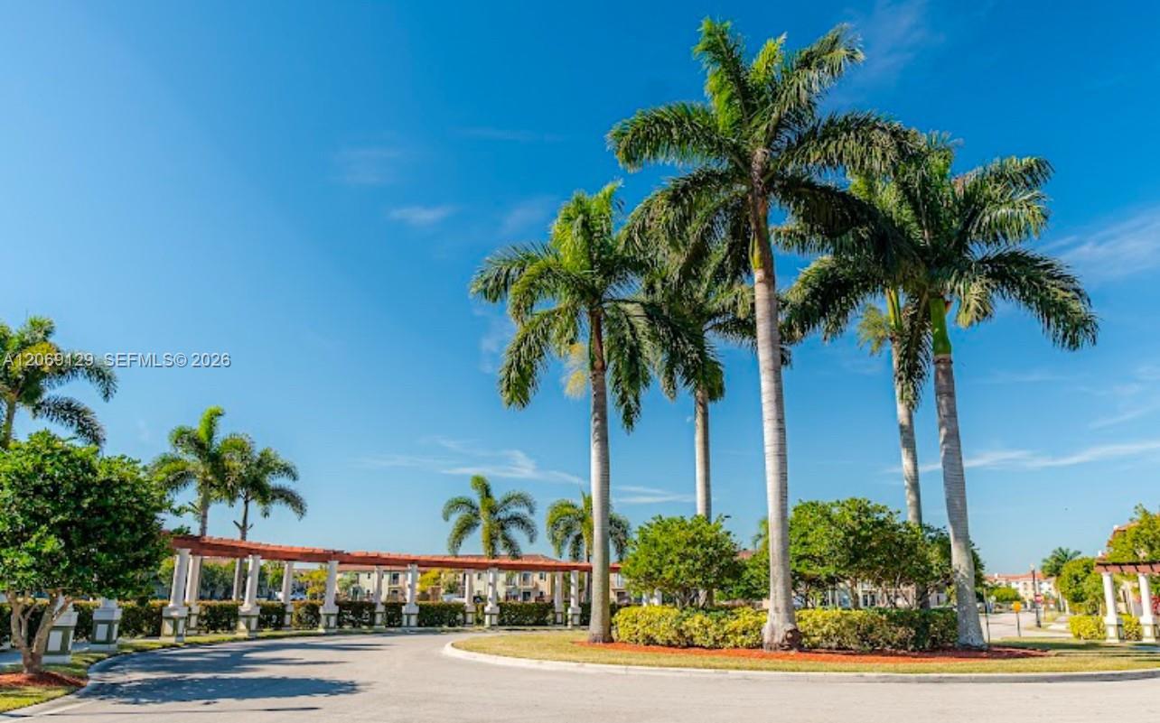 607 NE 35th Ave # 607, Homestead FL 33033
