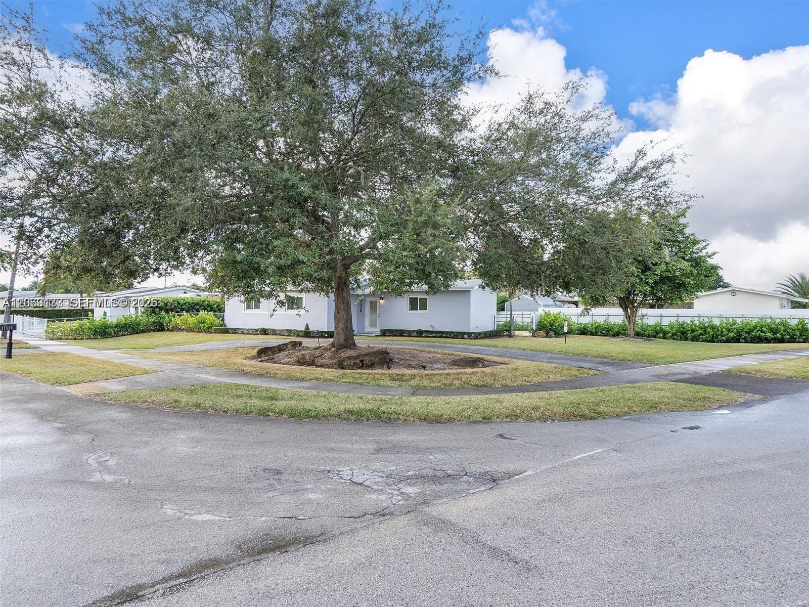 17320 NW 80th Ave, Hialeah FL 33015