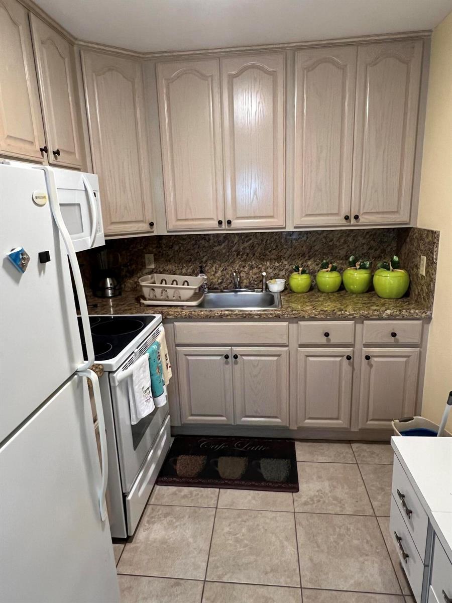 95 COVENTRY D, West Palm Beach FL 33417