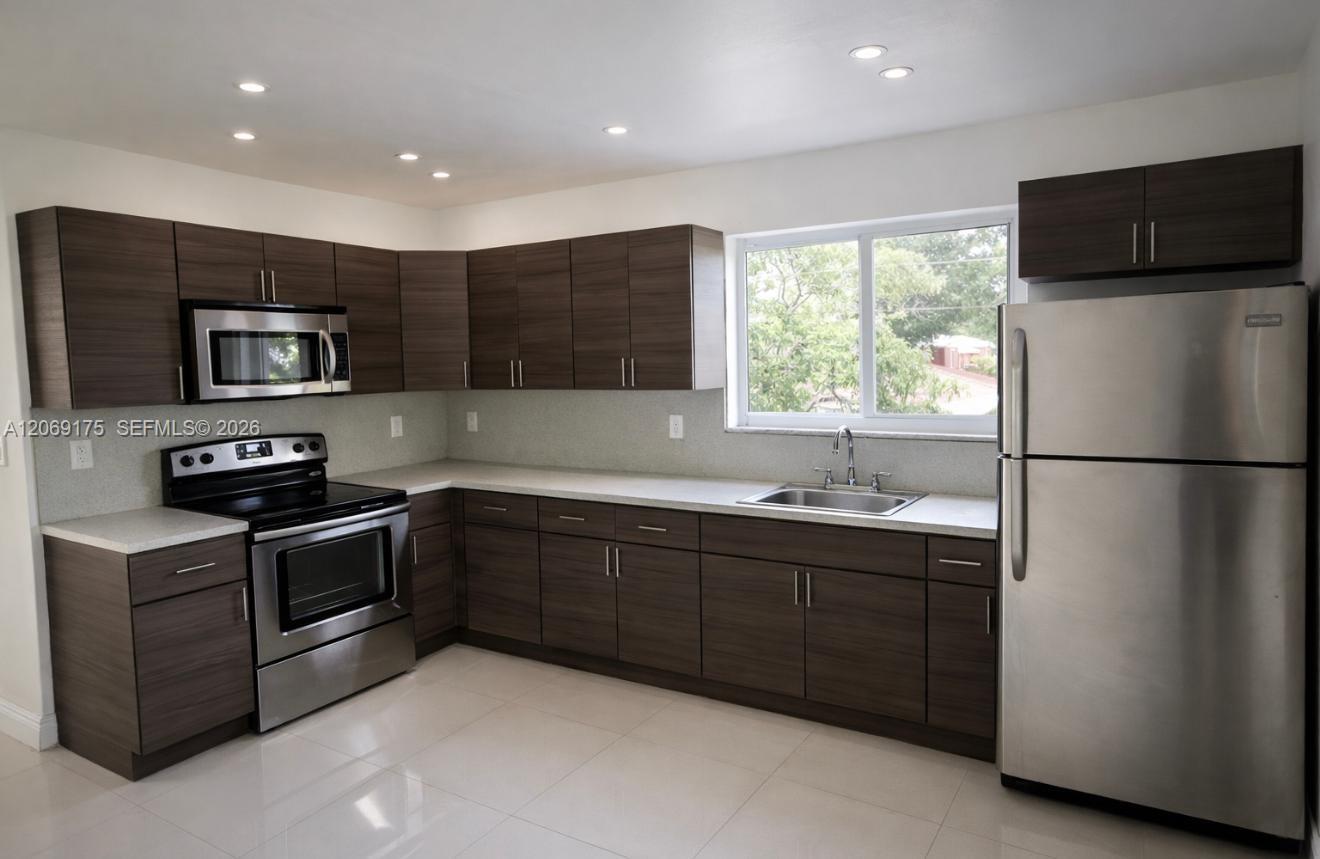 552 NE 61st St # 6, Miami FL 33137