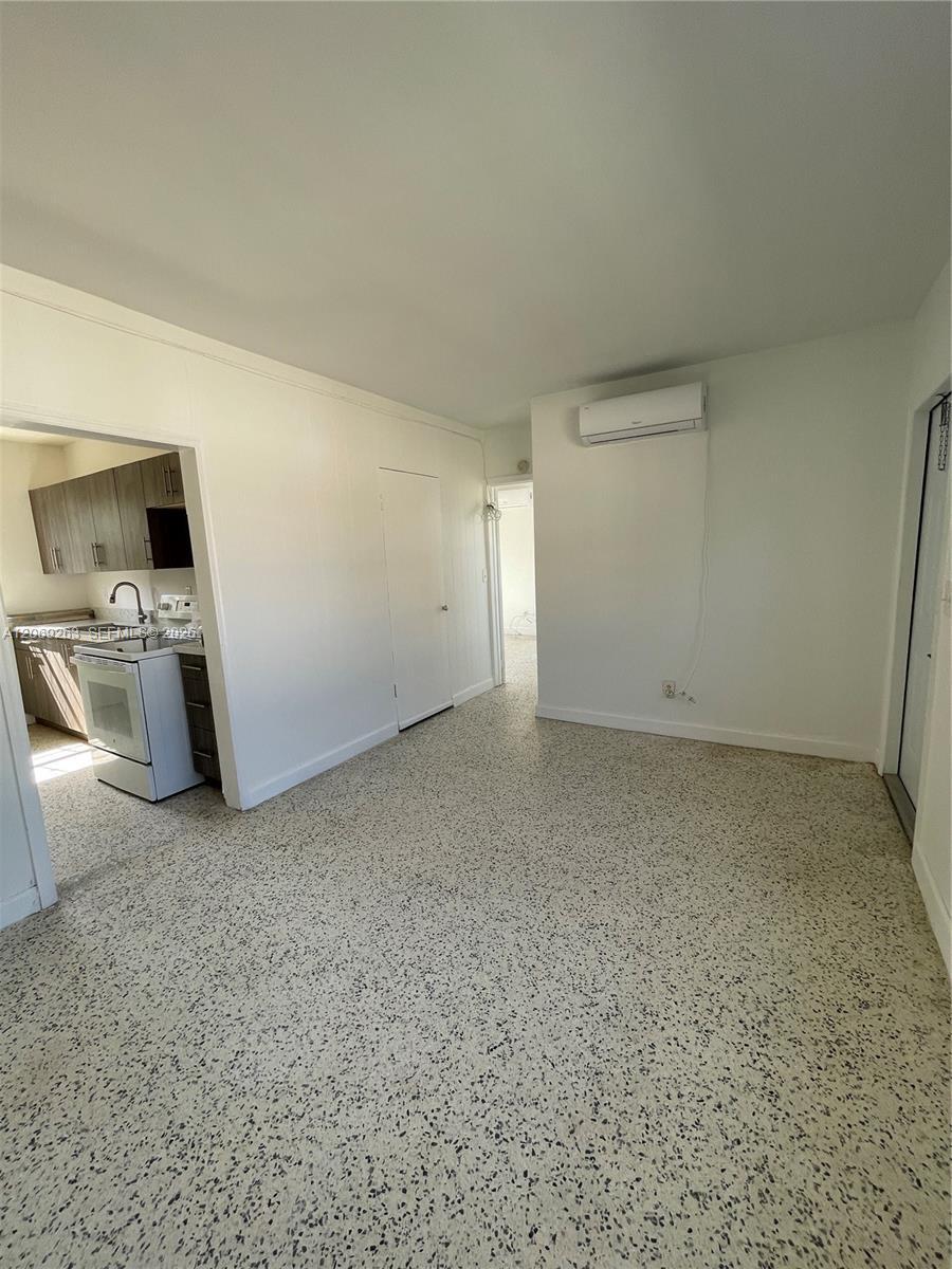 1137 NE 111th St # 1135, Miami FL 33161