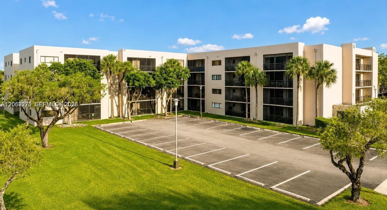 8600 SW 133 RD # 124, Miami FL 33183