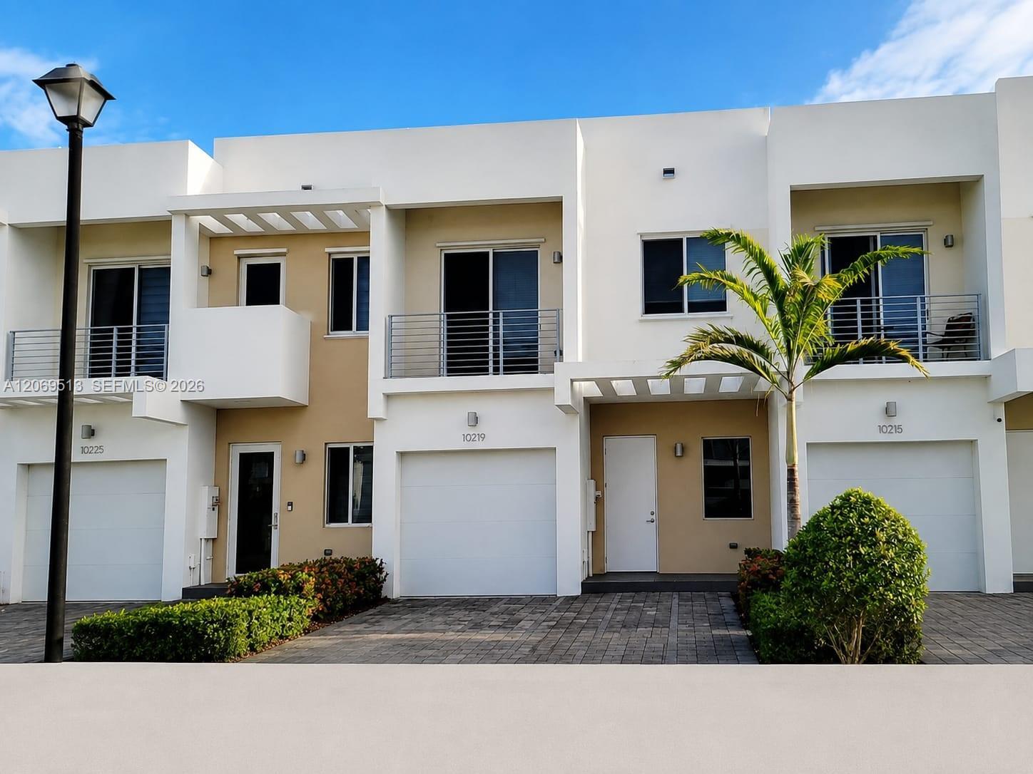 10219 NW 72nd Ter, Doral FL 33178