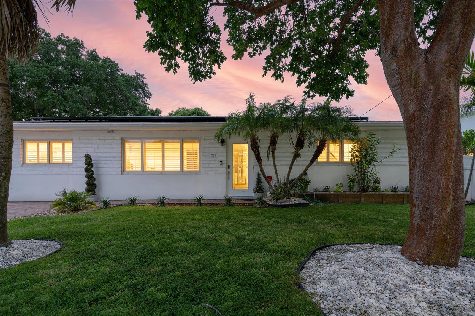 874 NW 2ND Avenue, Boca Raton FL 33432
