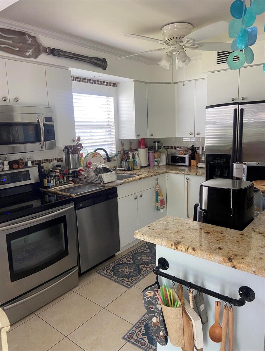 208 Valencia I, Delray Beach FL 33446