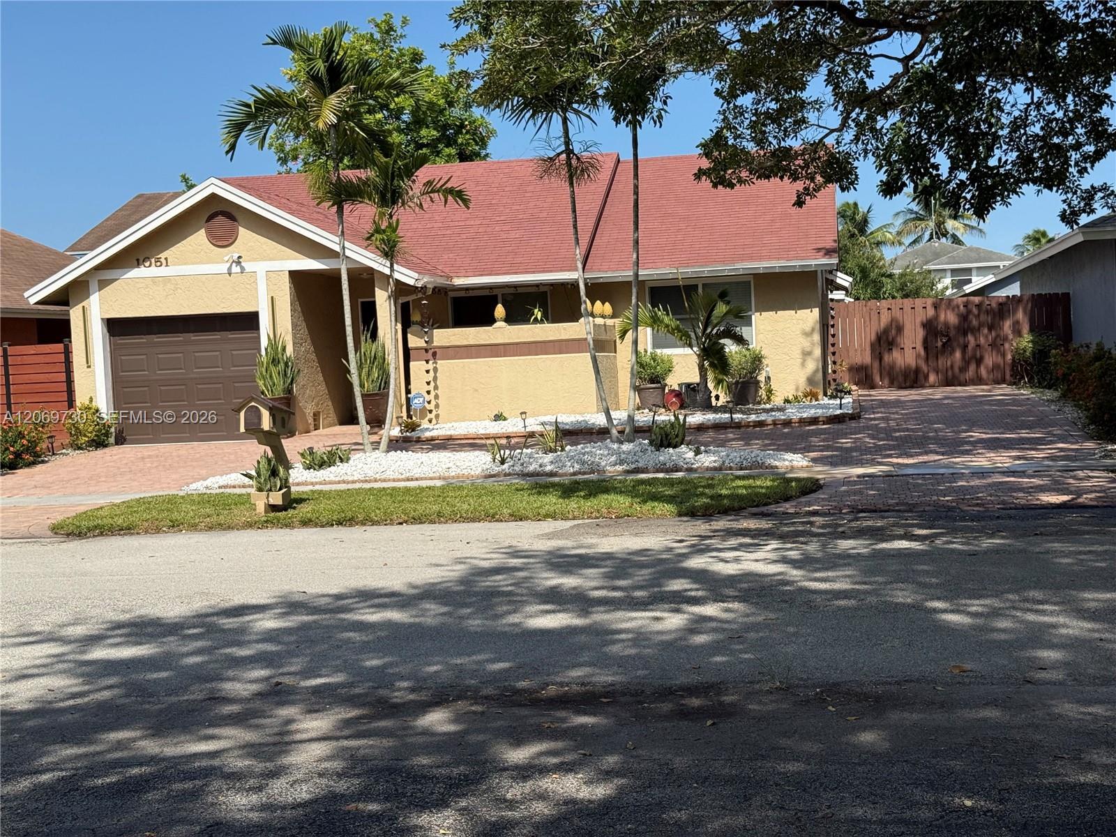 1051 SW 99th Ave, Pembroke Pines FL 33025