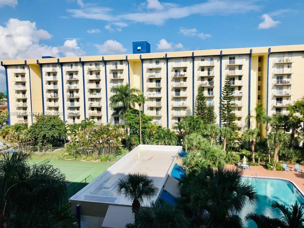 4550 NW 9th St # 605E, Miami FL 33126