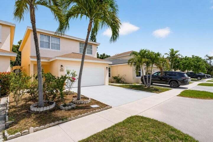 4131 Eastridge Circle, Pompano Beach FL 33064