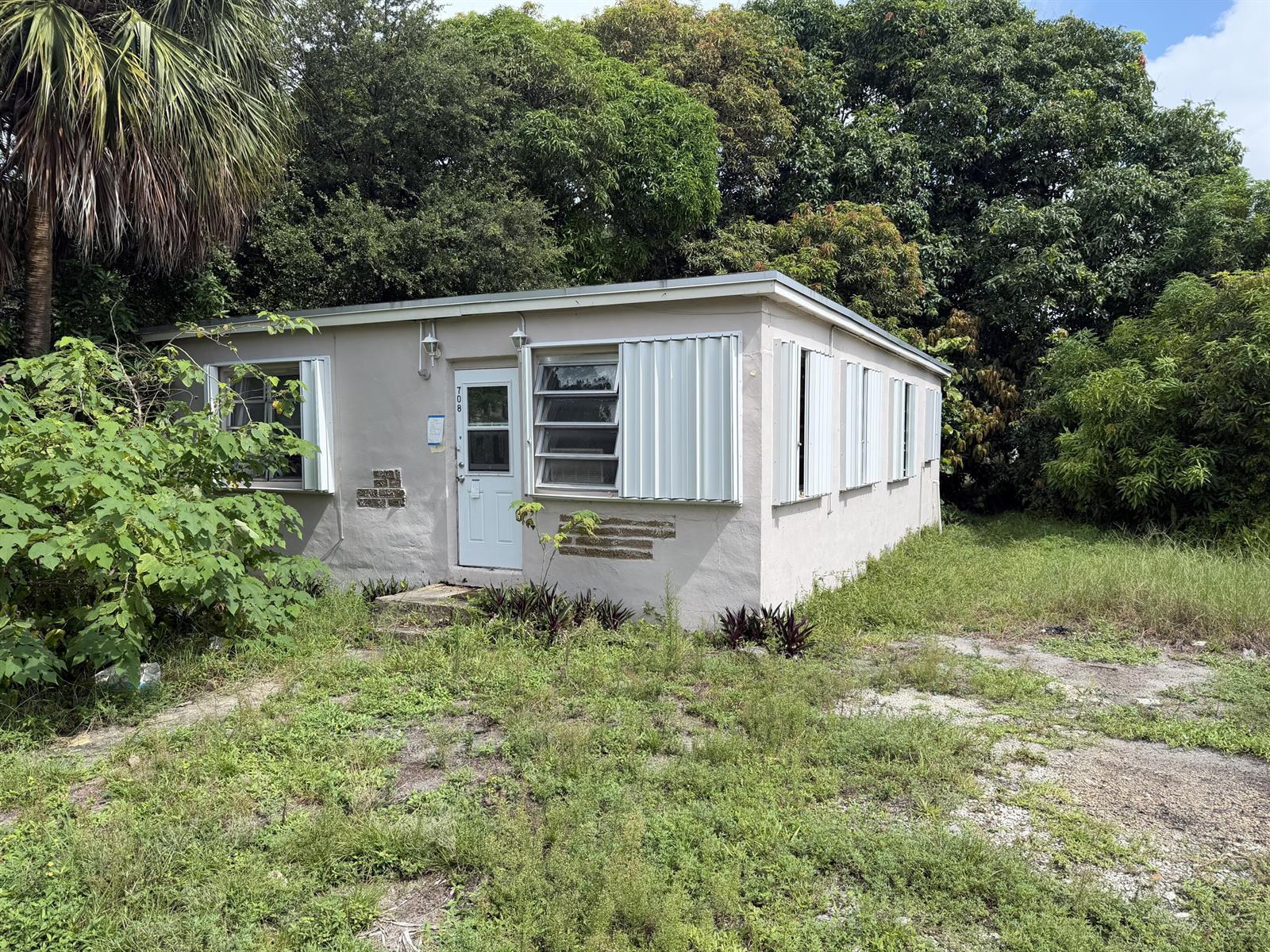 708 SW 7TH Terrace, Dania Beach FL 33004