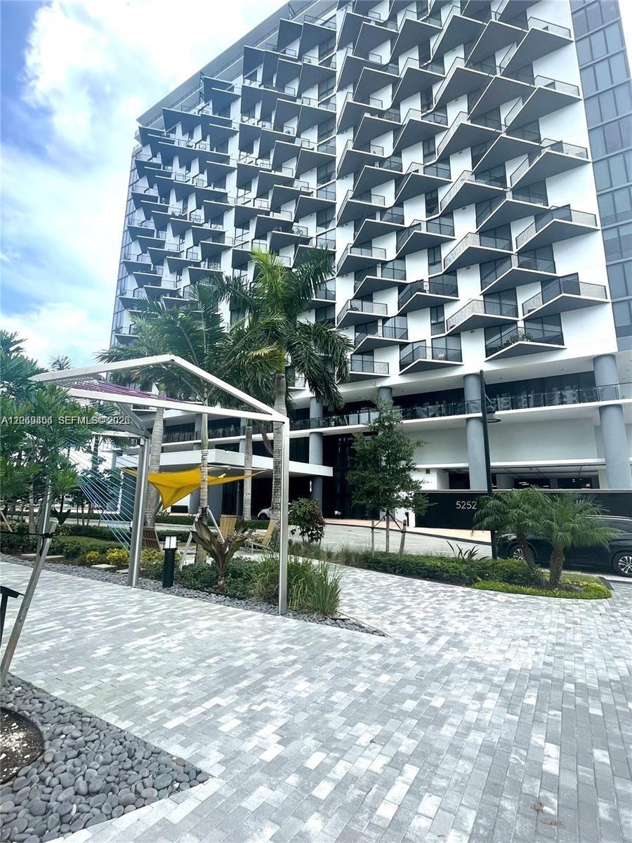 5252 NW 85th Ave # 1608, Doral FL 33166