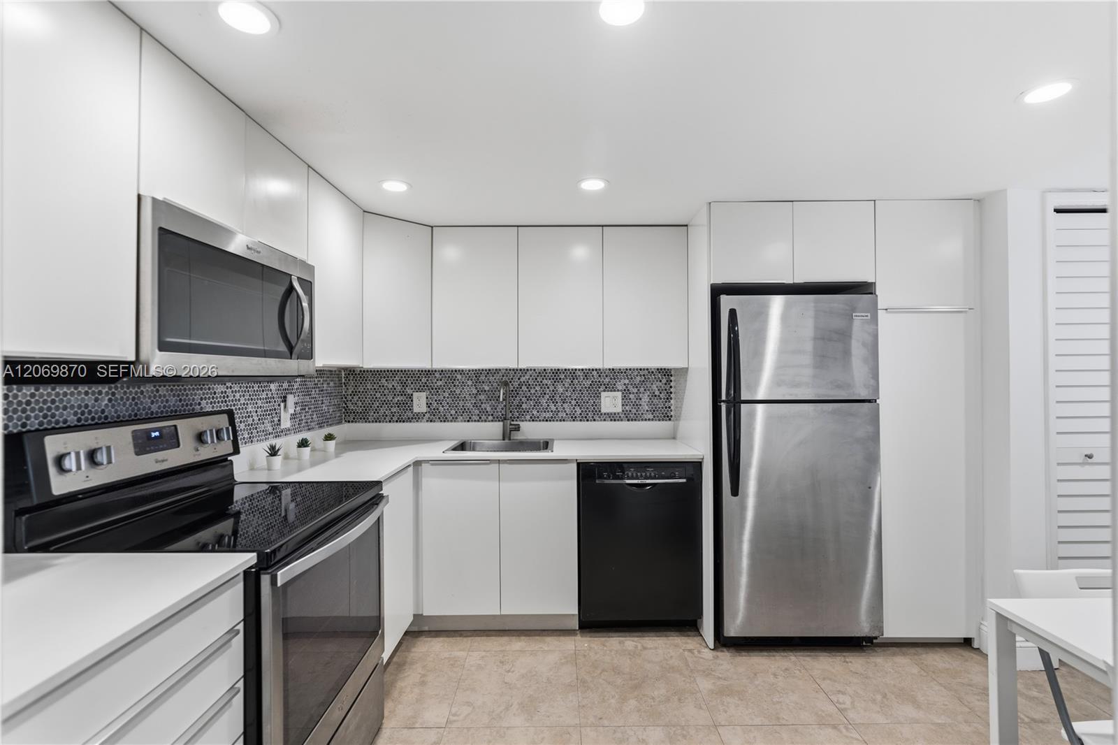 3970 Oaks Clubhouse Dr # 306, Pompano Beach FL 33069