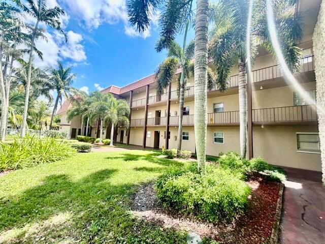 120 Sparrow Drive # 115, Royal Palm Beach FL 33411