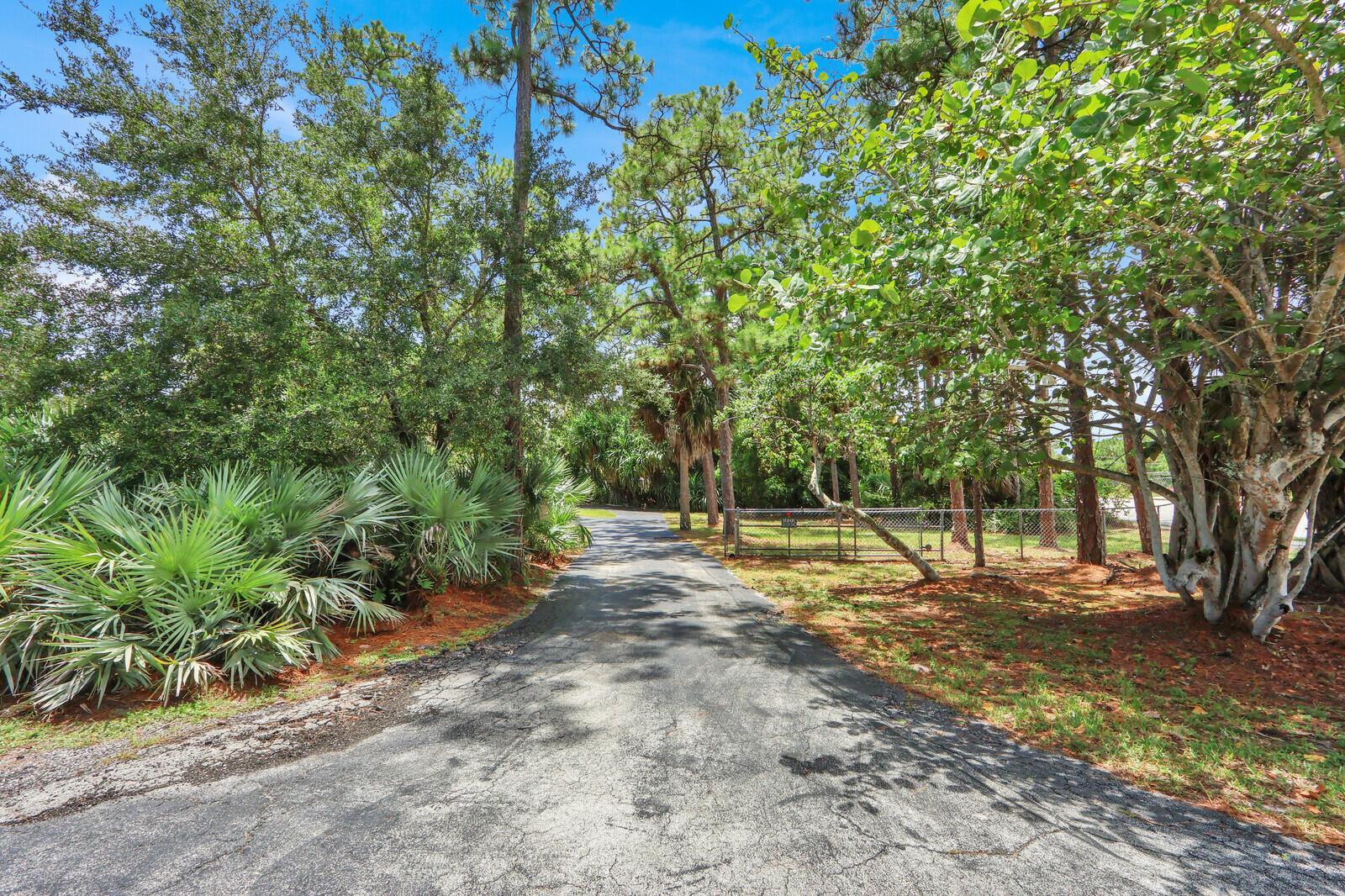 6466 Via Townsend, West Palm Beach FL 33415