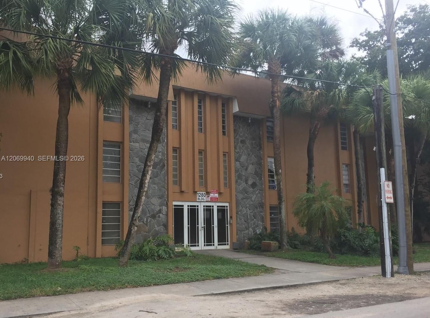 1230 W 54th St # 226A, Hialeah FL 33012
